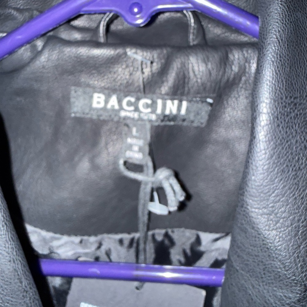 Baccini Women's Sleek Black Leather Jacket - Picture 3 of 4